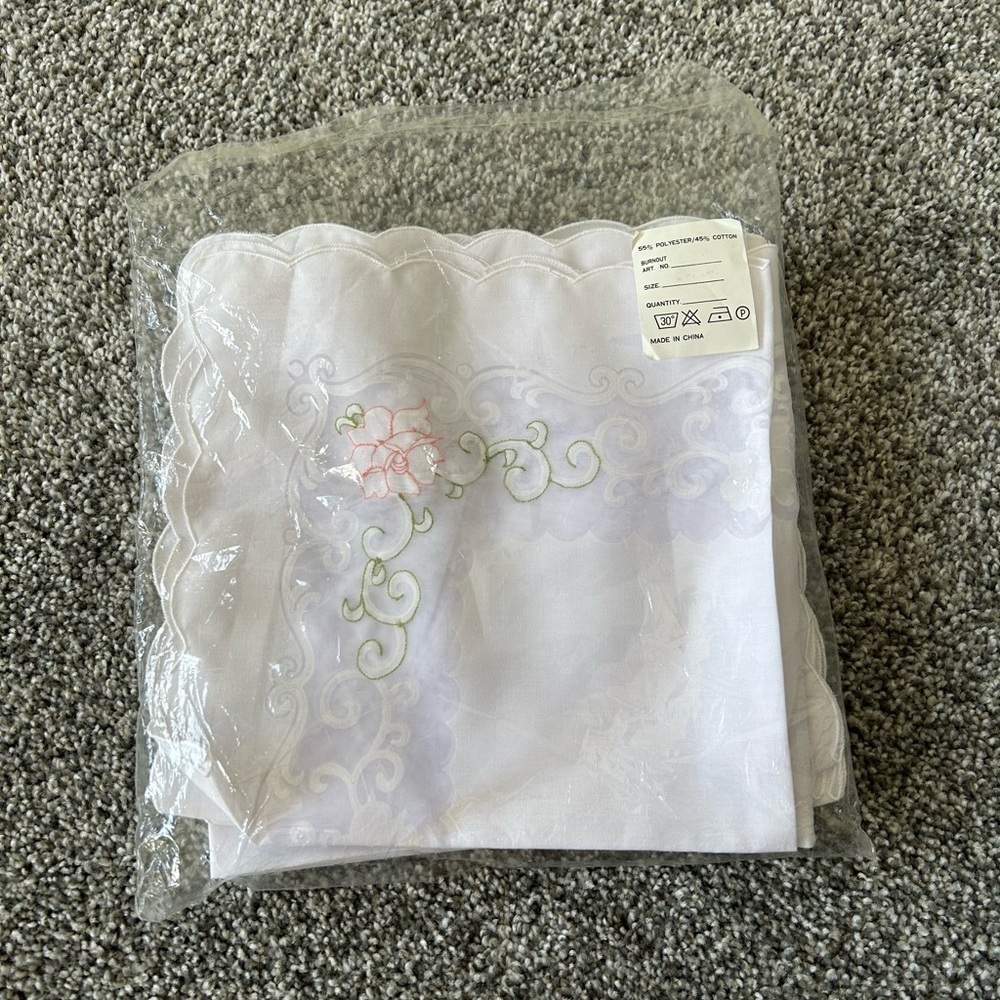 Decorative White Napkins - Picture 3 of 3